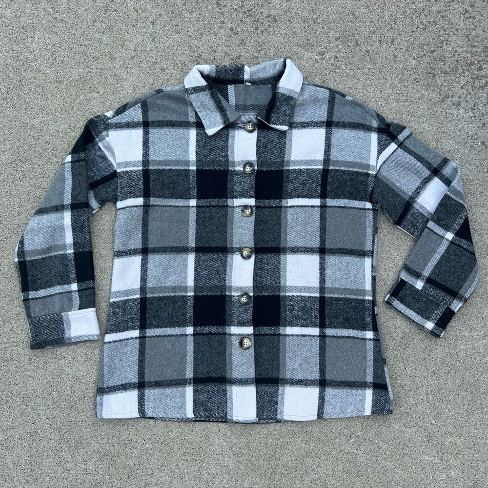 Boutique Flannel Shacket Women Small Plaid Button Front Casual Fall Cabincore